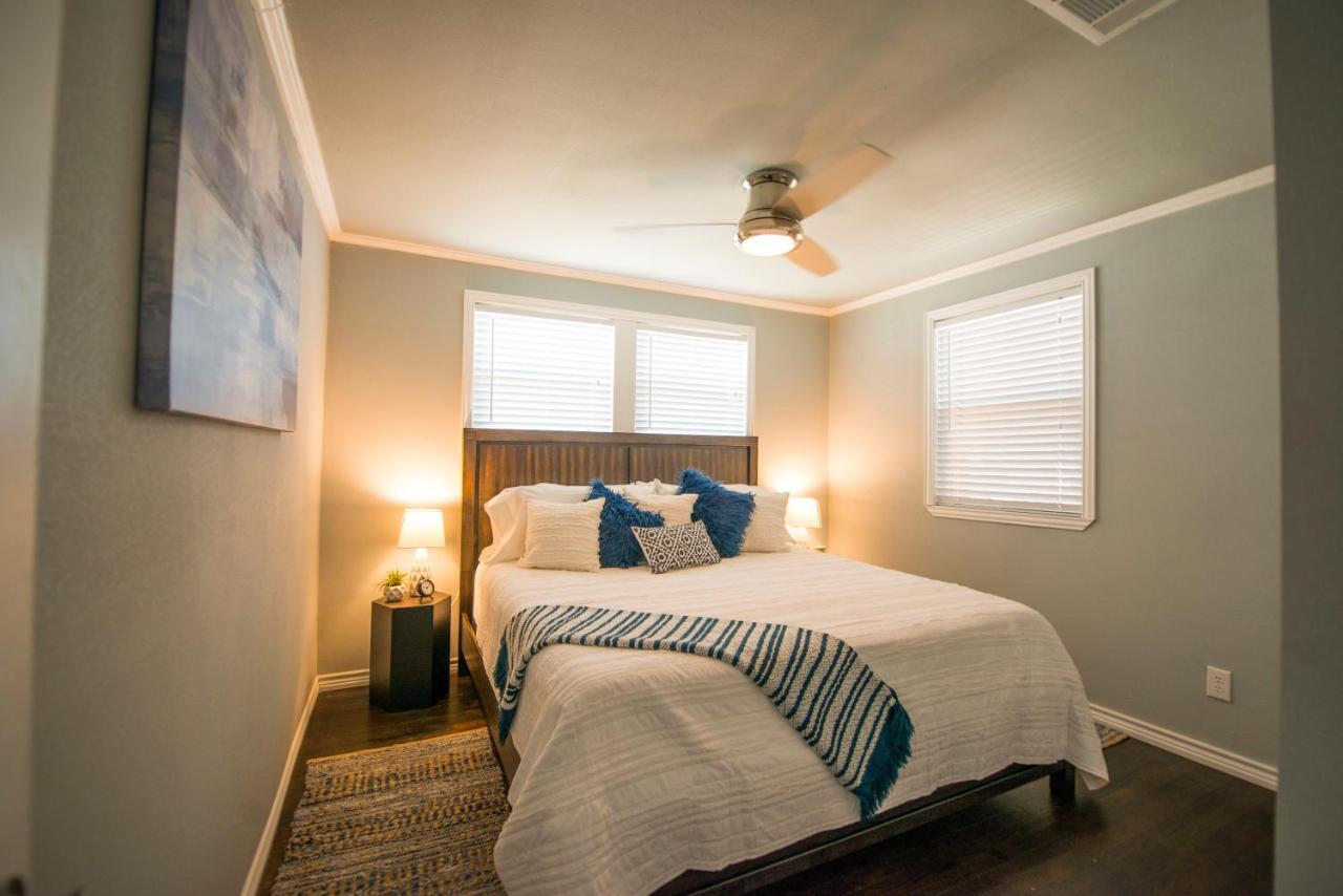 Walk To The Silos! 3 Bed 1960'S Bungalow Near Baylor ウェーコ エクステリア 写真