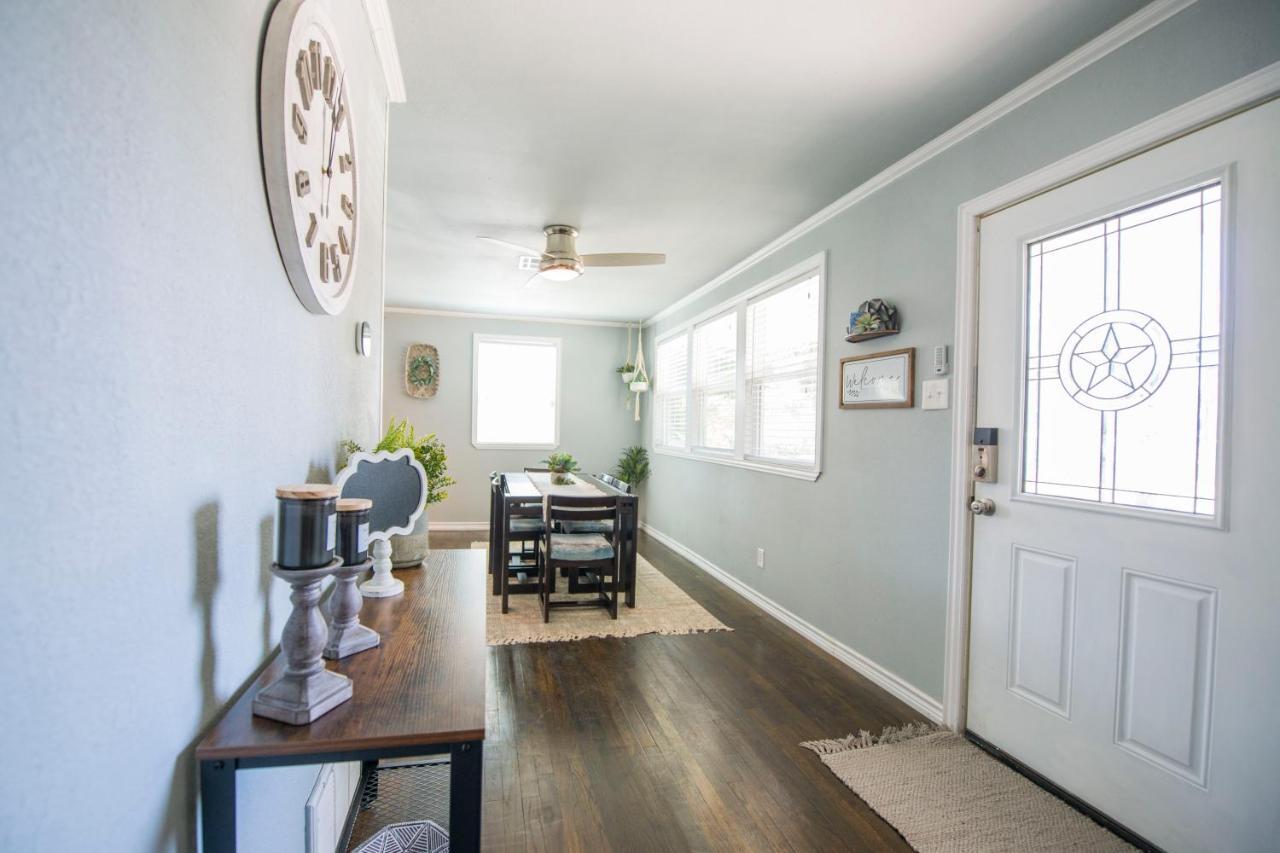 Walk To The Silos! 3 Bed 1960'S Bungalow Near Baylor ウェーコ エクステリア 写真