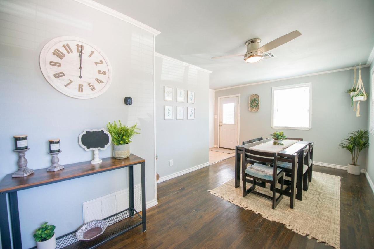 Walk To The Silos! 3 Bed 1960'S Bungalow Near Baylor ウェーコ エクステリア 写真
